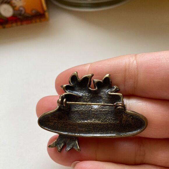 Vintage Retro Pink Hat with Flowers Brooch Pin - Picture 5 of 7